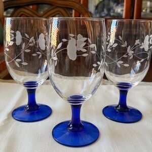 Set of 3 Princess House Heritage cobalt blue stem etched iced tea glasses